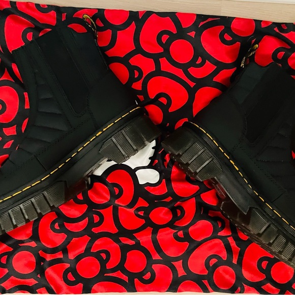 NWOT Doc Marten Platform Boots - Picture 5 of 5